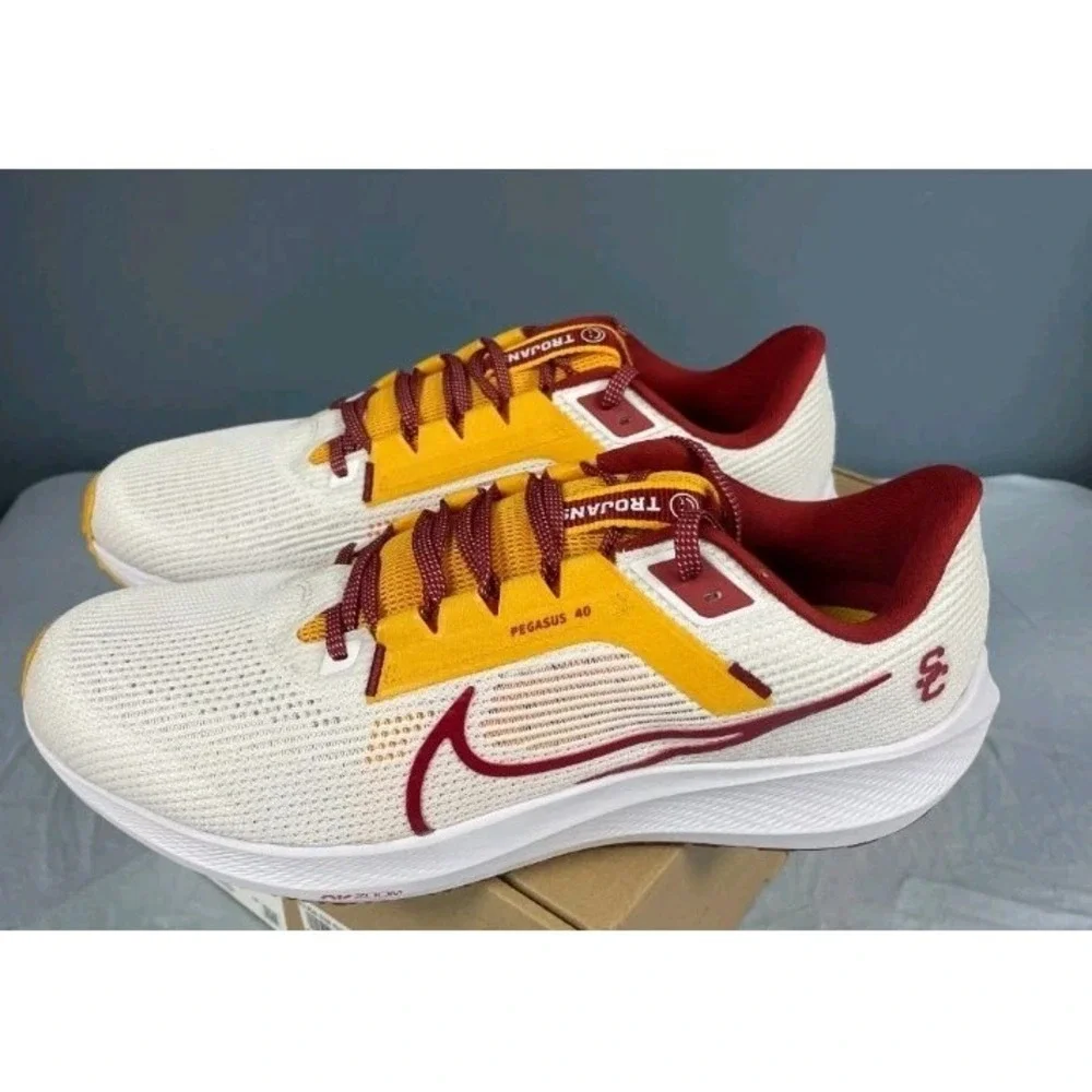 Nike Zoom Pegasus 40 USC Official‎ USC Trojans Issued Running Shoes 9.5 NWOB