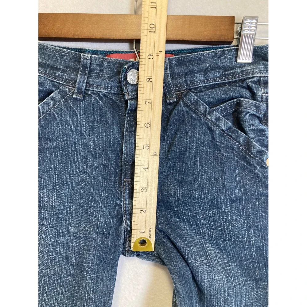 Levis handle arcuate