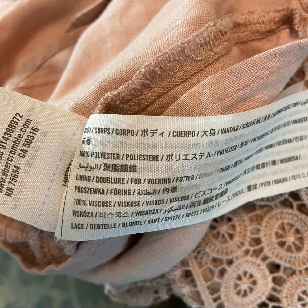 Abercrombie & Fitch delicate lace