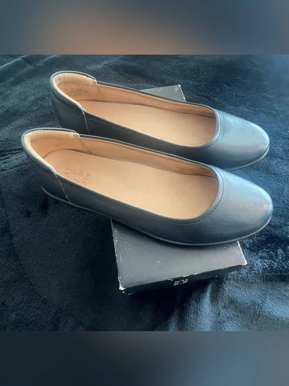 Naturalizer sleek leather