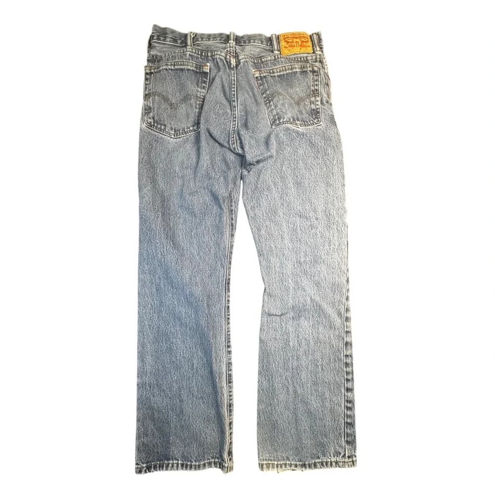 Levis levi red
