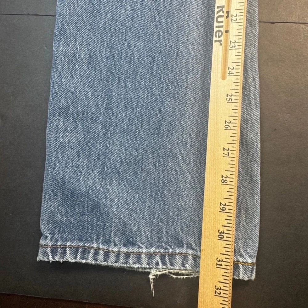 Levis levi red