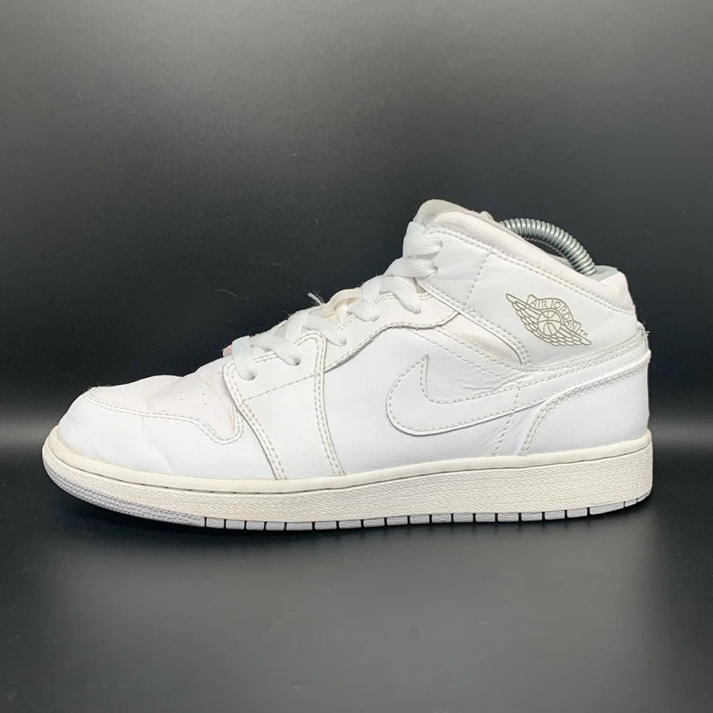 Jordan 1 Mid White Wolf Grey 554725-112 Men's‎ Sz 7 Women's Sz 8.5
