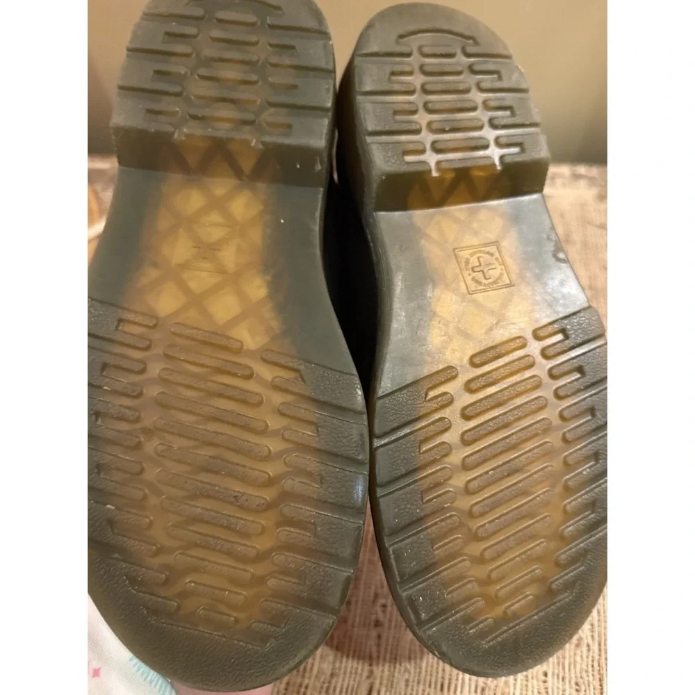 Dr. Martens product pair