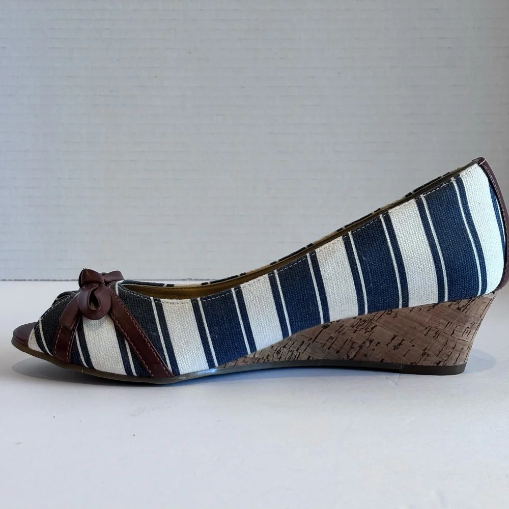 Kelly & Katie approximate heel