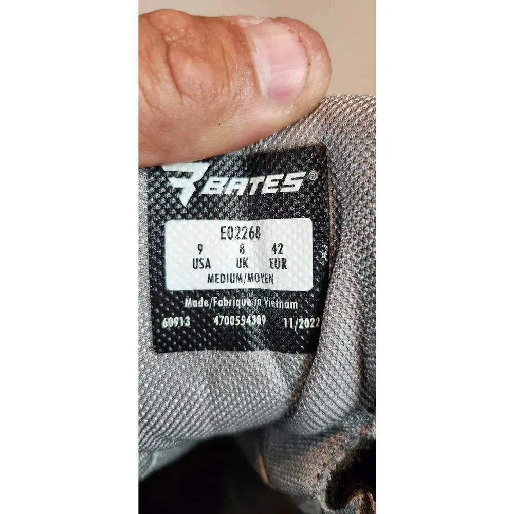Bates men’s black
