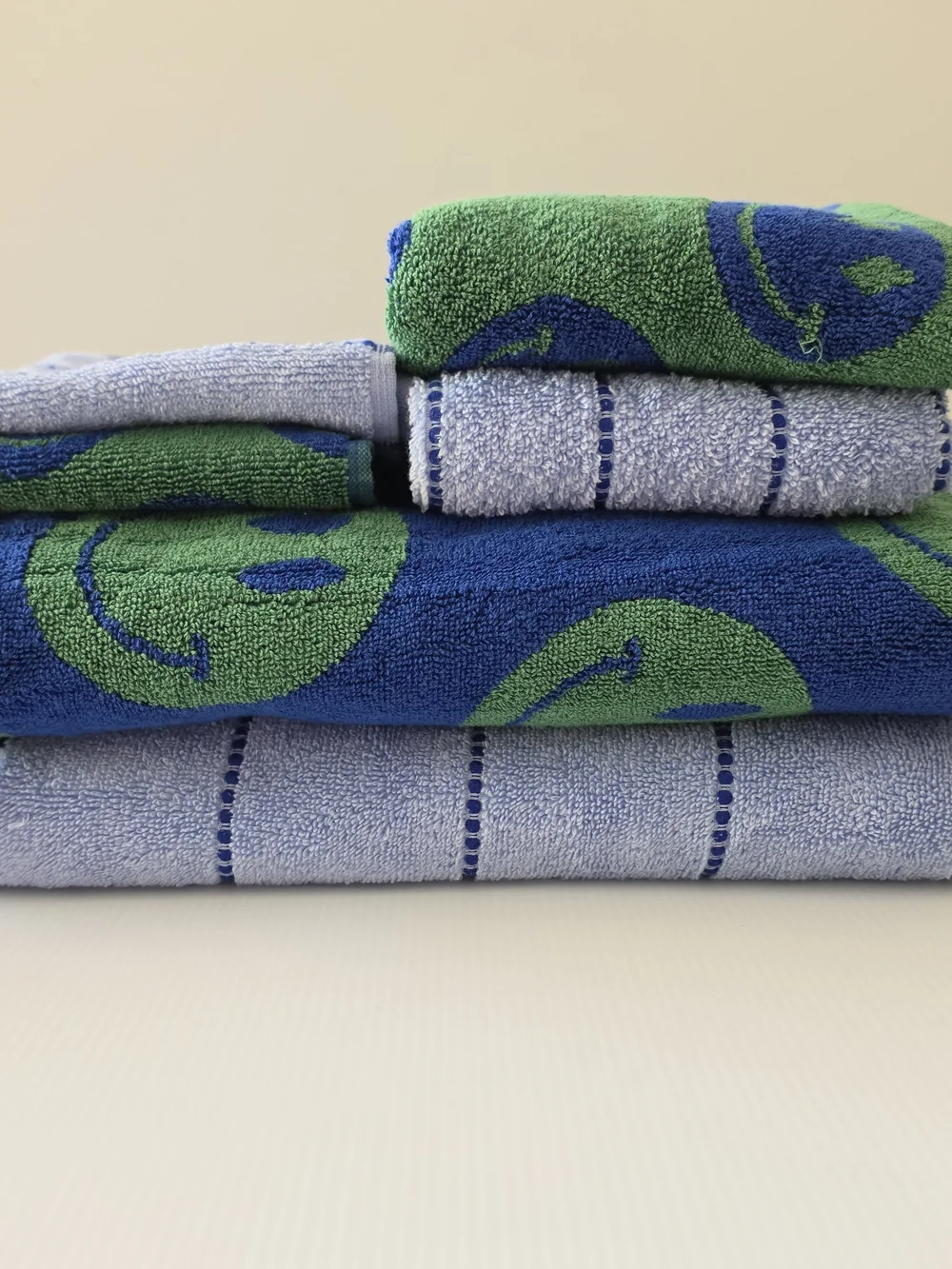 Kapoor Home Cotton Bath Towel Set Blue and Green Smiley Faces