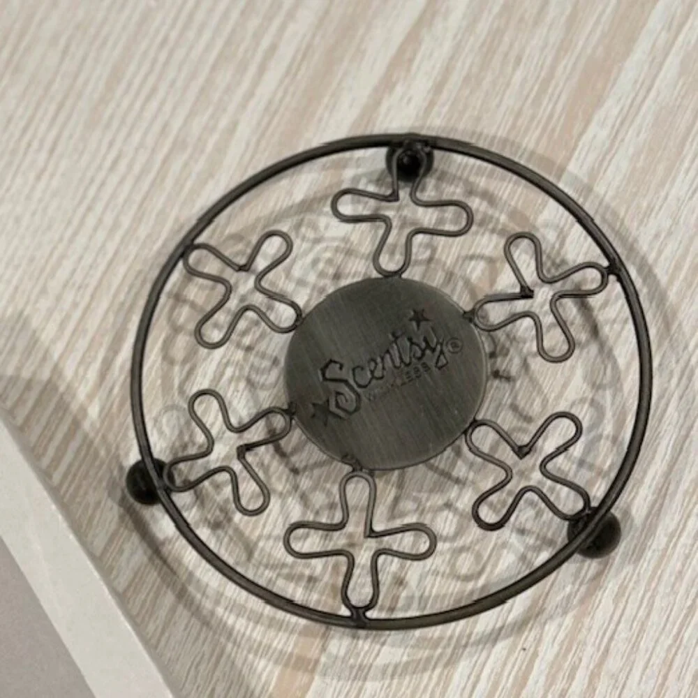 Scentsy flower warmer