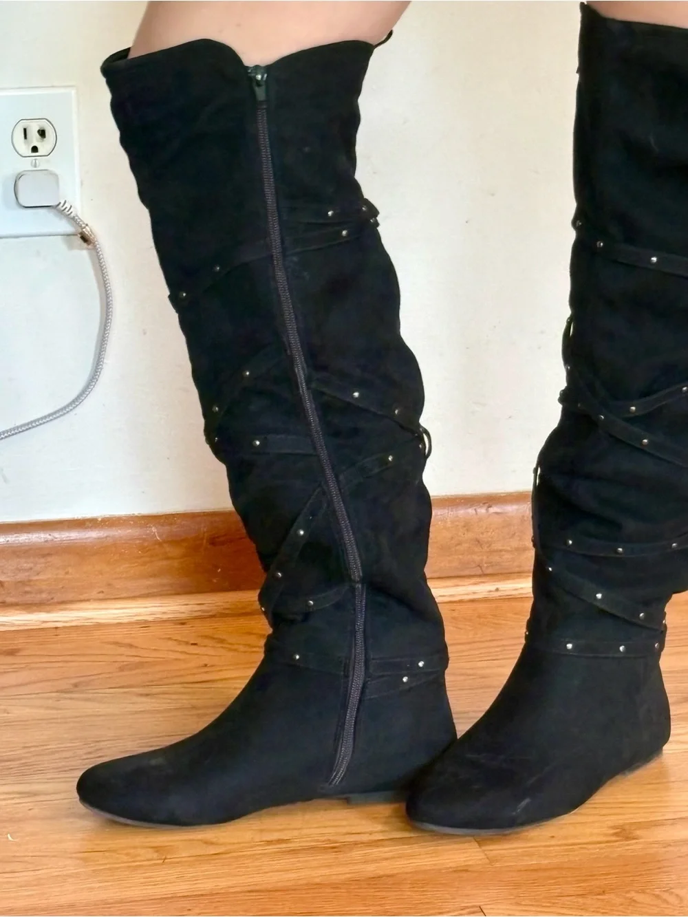N/A stylish black
