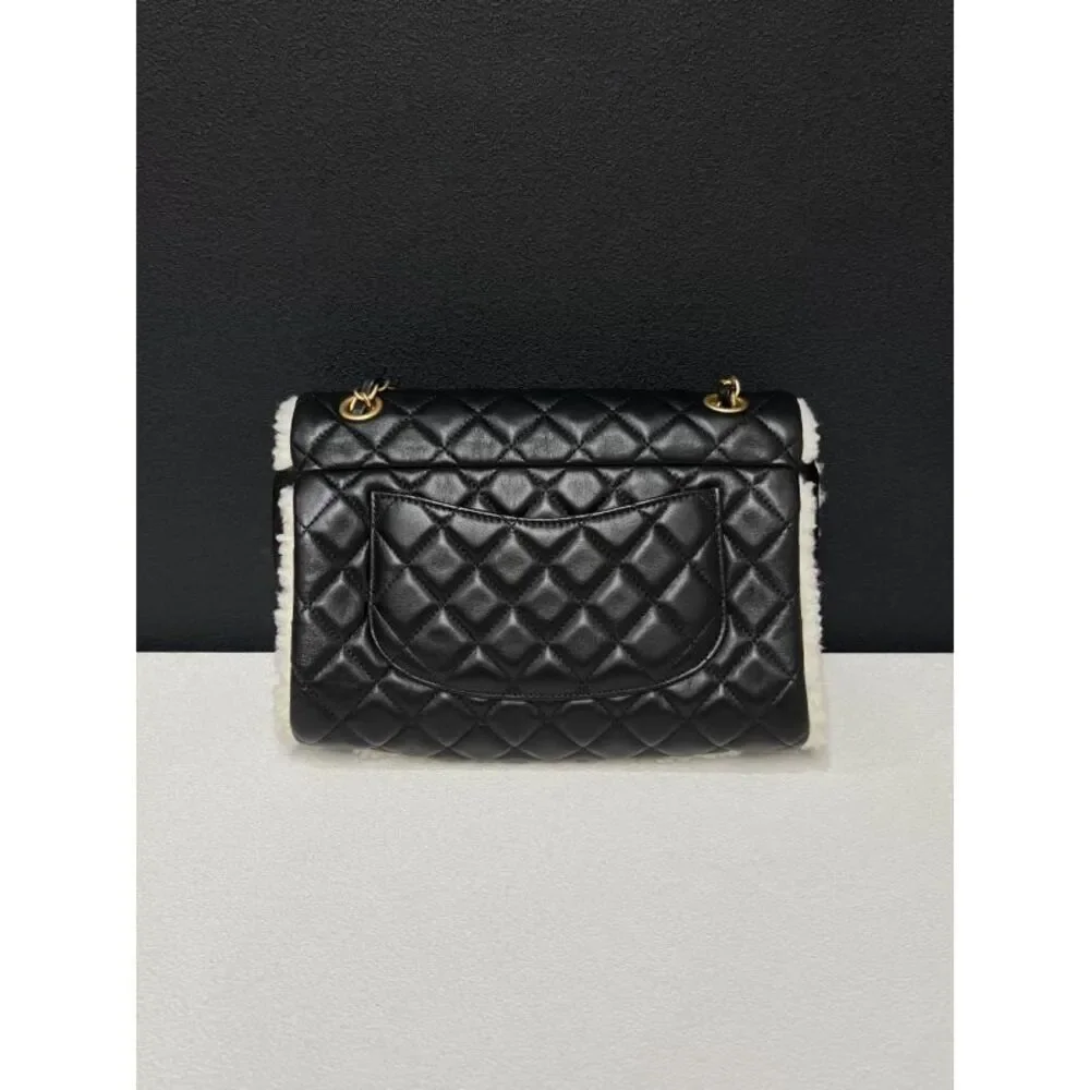 CHANEL brand color