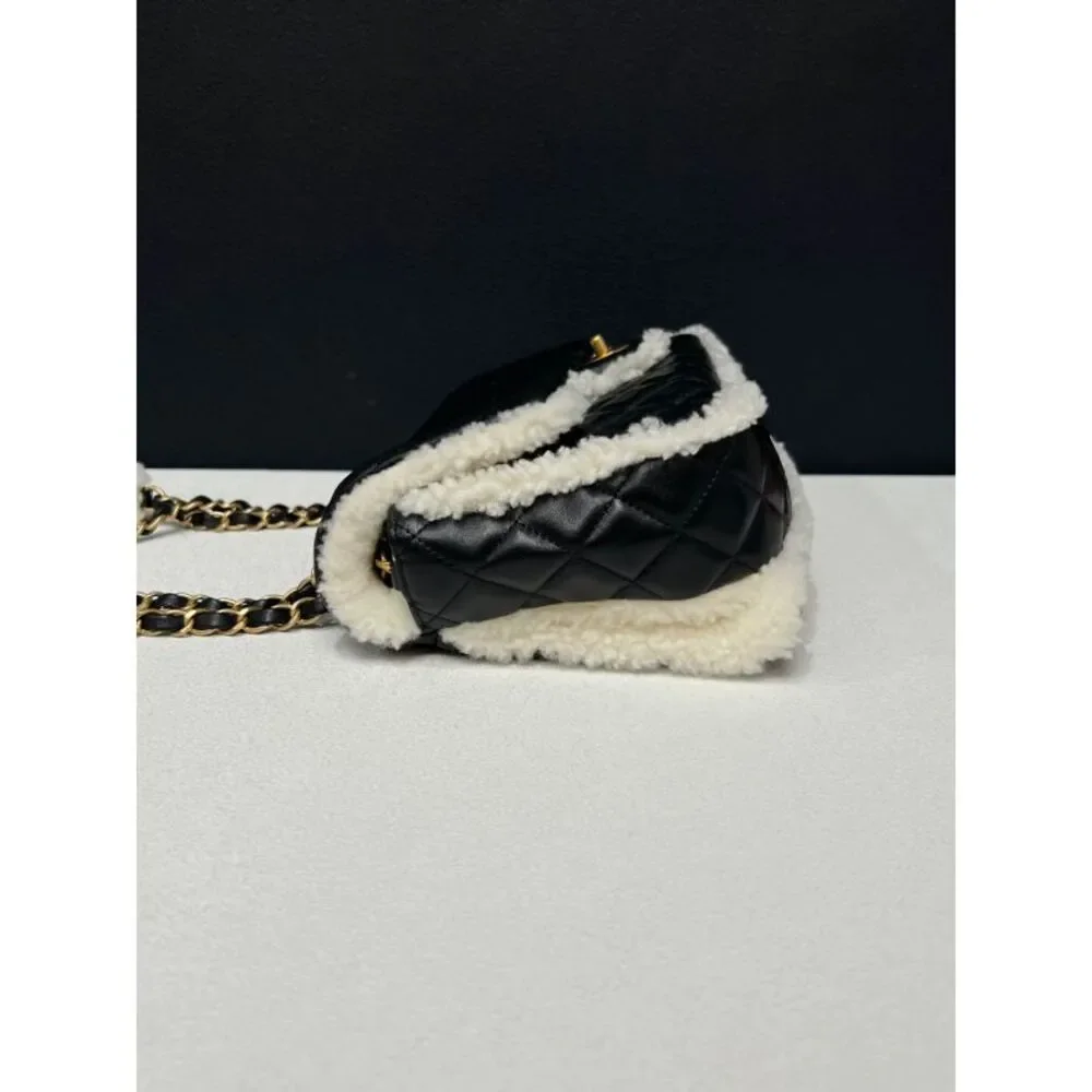 CHANEL brand color
