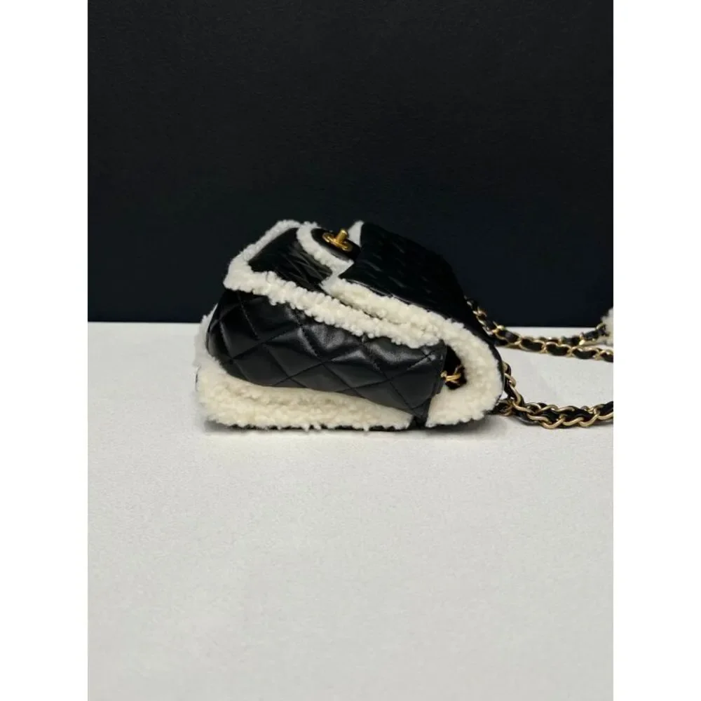CHANEL brand color