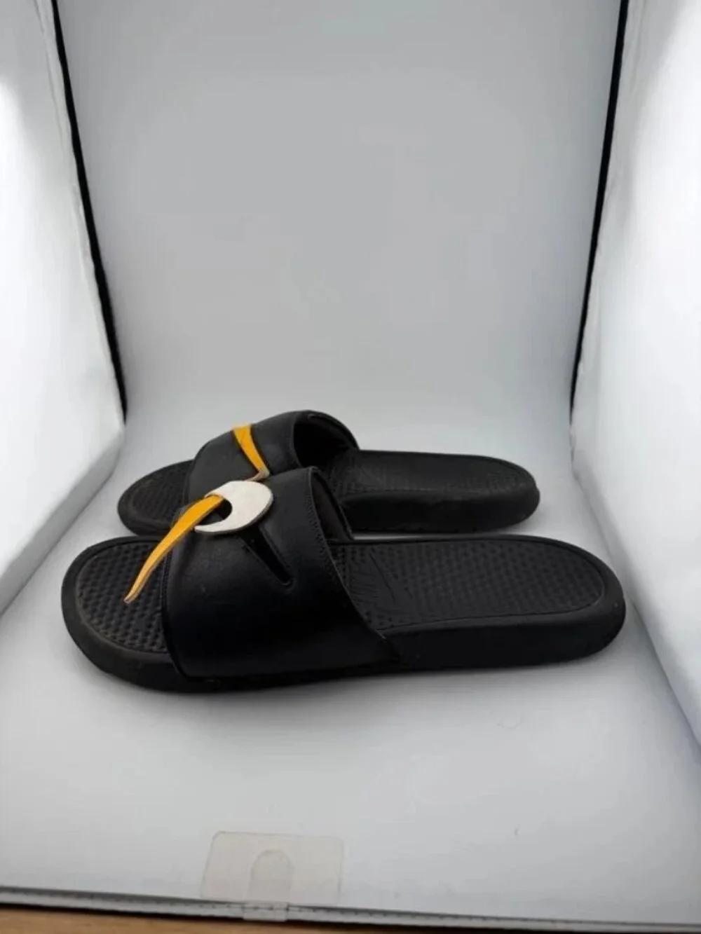 Nike worn benassi