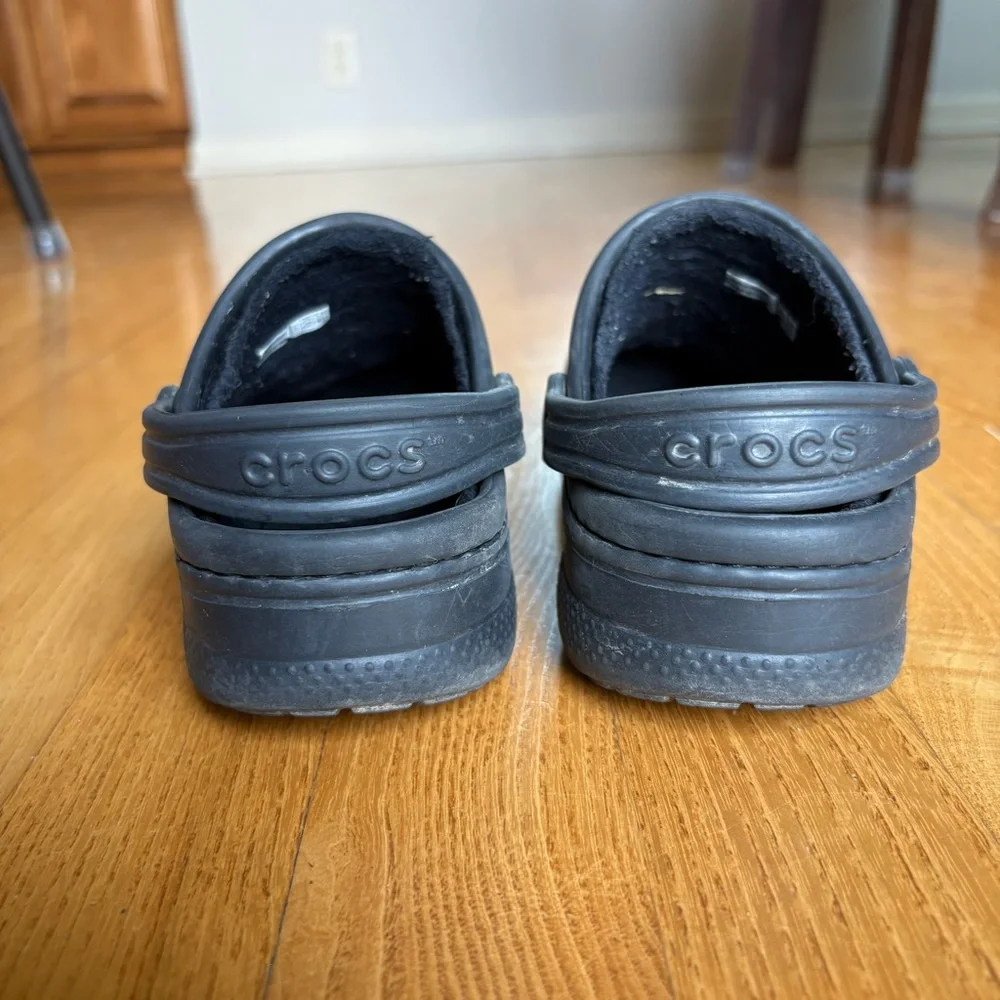 CROCS faux fur