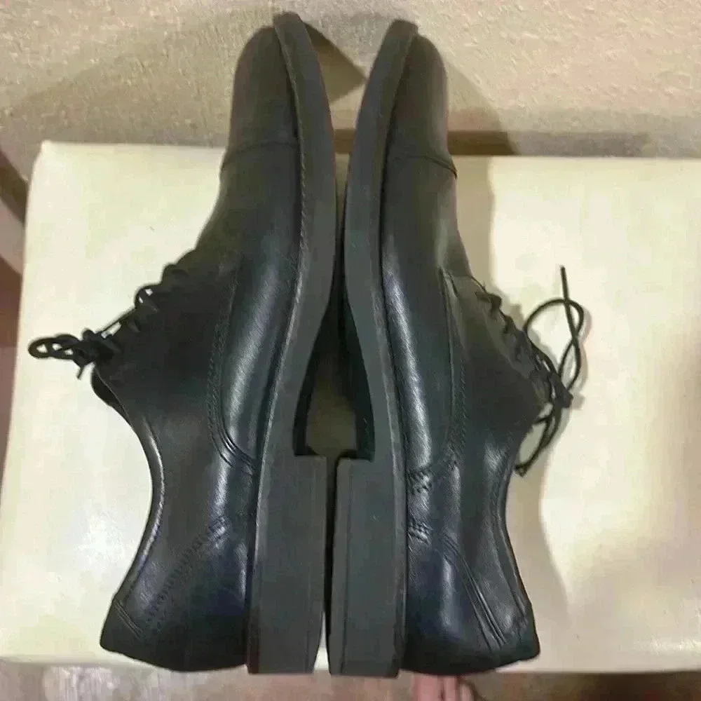 Ecco sold pictured