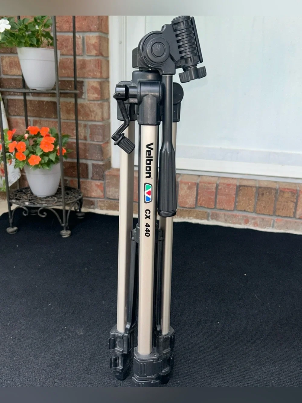 Velbon CX-440 Silver & Black Camera Tripod