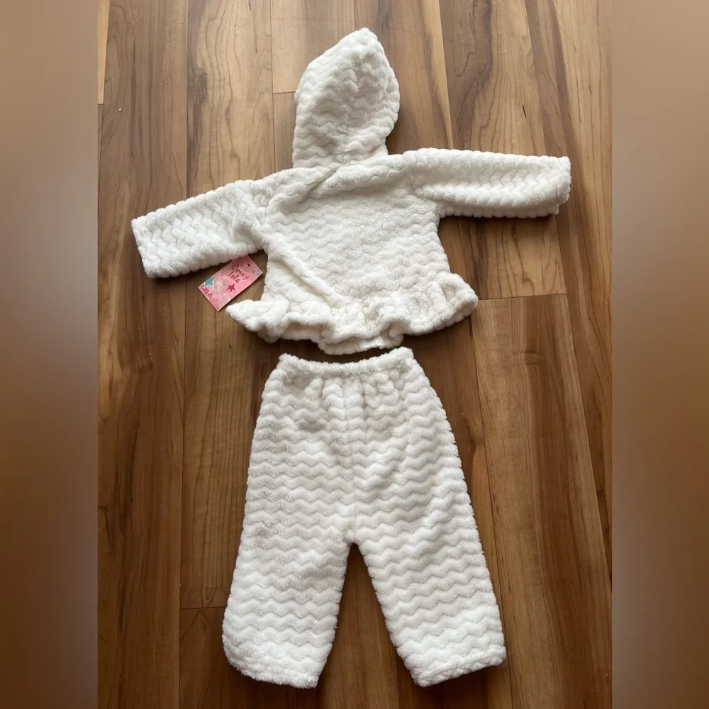 Cute Babe. adorable piece