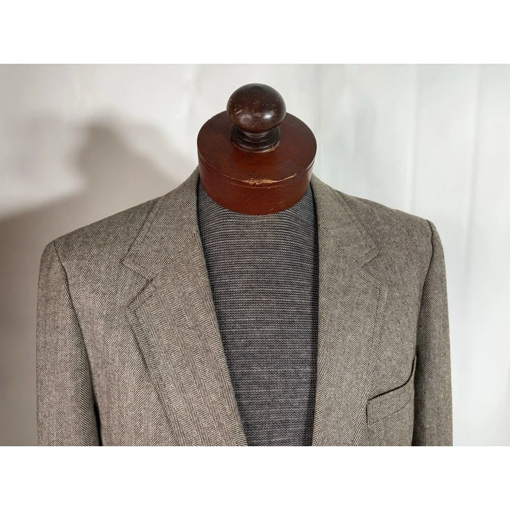 Vtg Men's 44R Brown Wool Tweed Sport Coat Jacket Blazer Herringbone Richards EUC