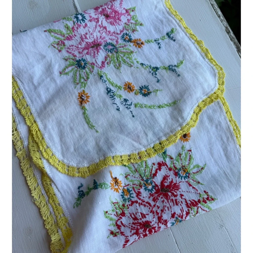 Unbranded vintage hand