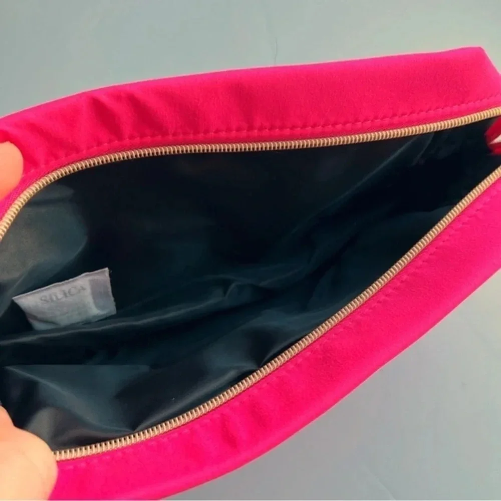 Lancome zipper closure
