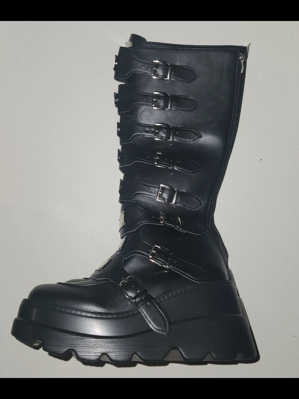 no brand bold black