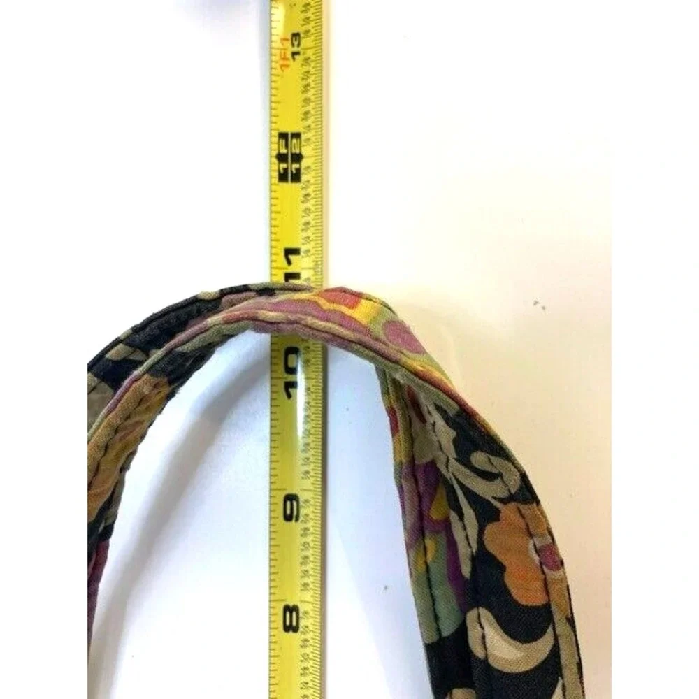 Vera Bradley great vibrant inside