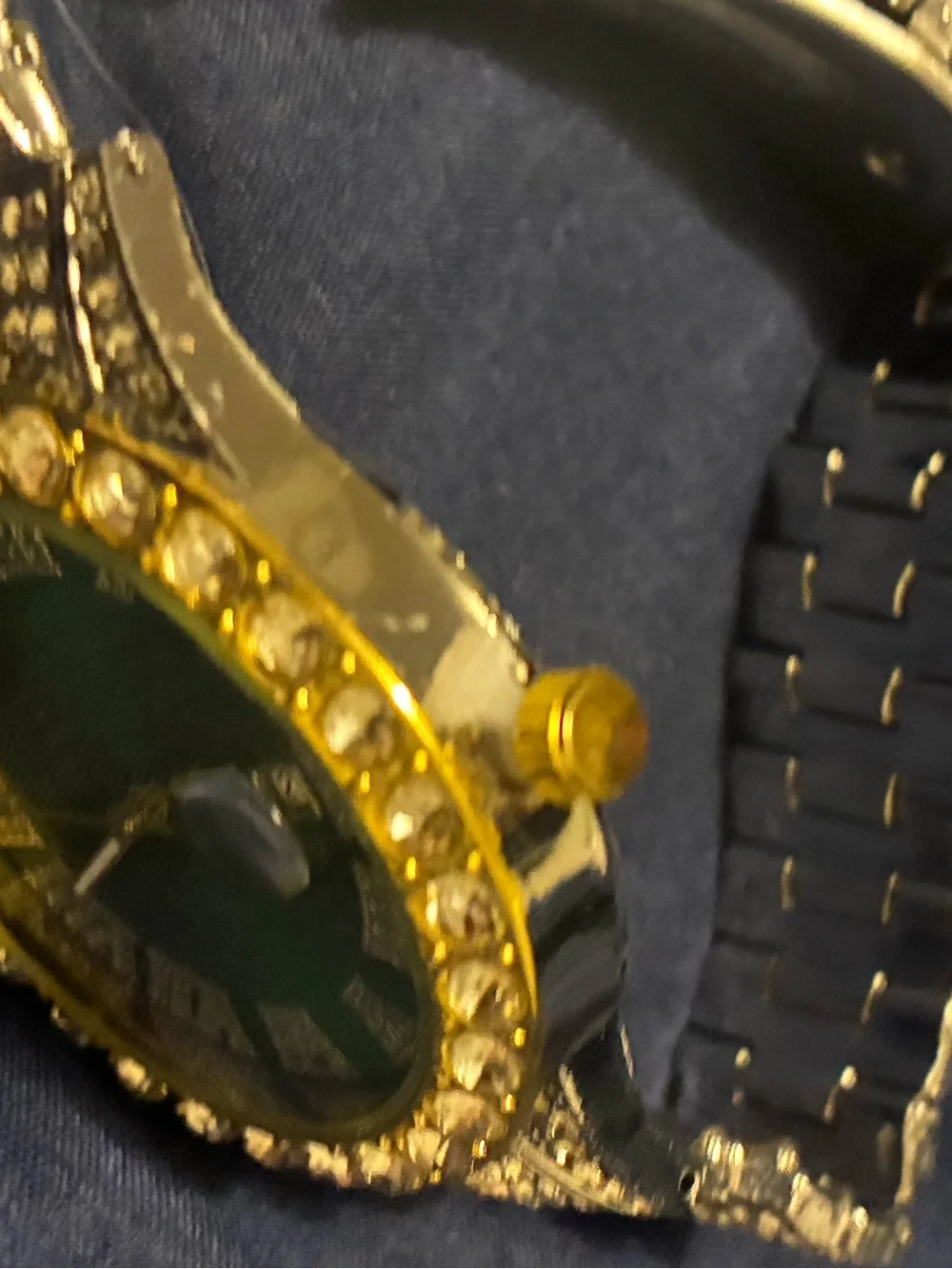 N/A elegant gold