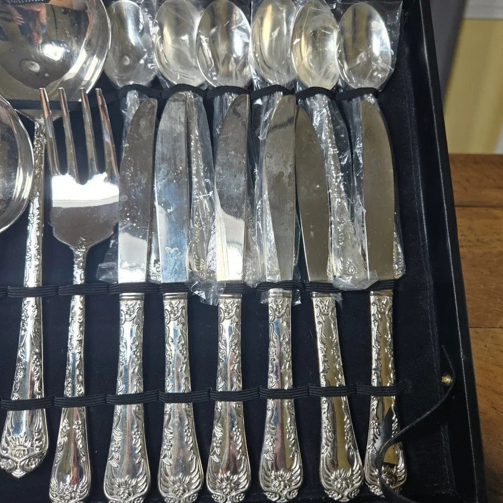 Wm Rogers & Son Enchanted Rose Silverplate Flatware 51 pc Service for 12 Case