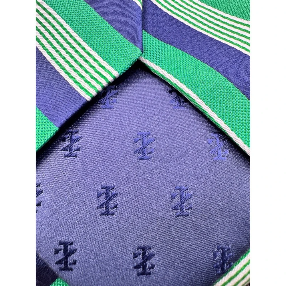 Izod dapper sophistication