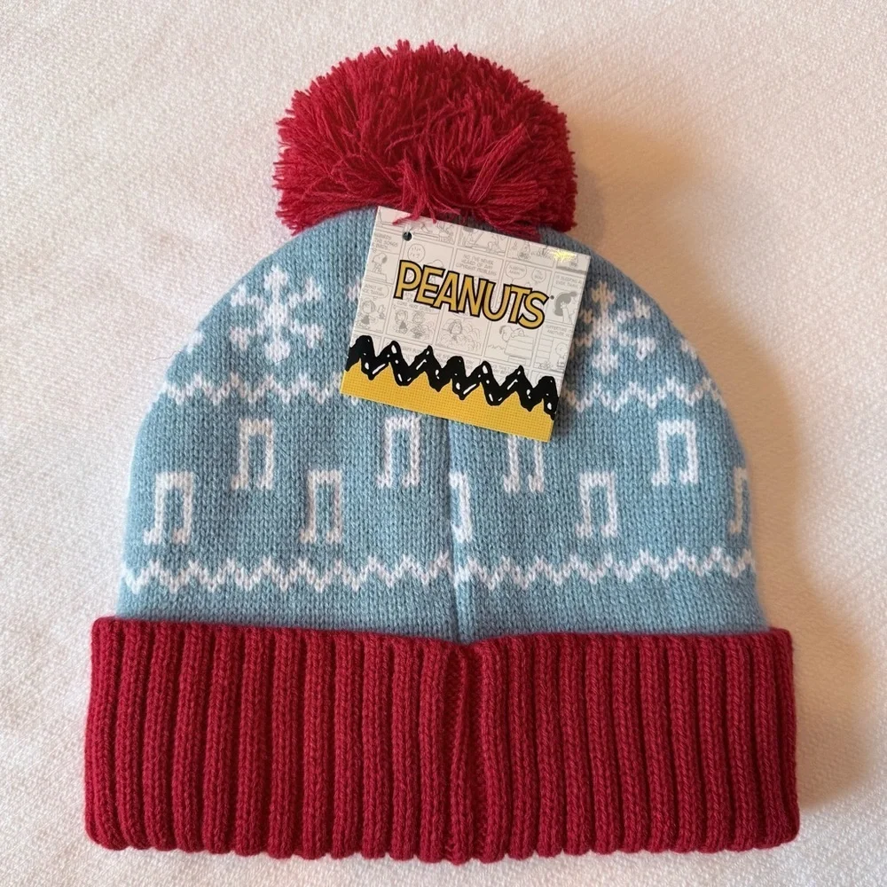 NWT Peanuts fleece lined knit hat with Pom-pom
