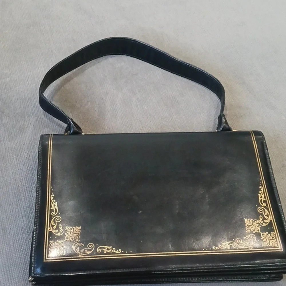 Scuola del Cuoio sleek black