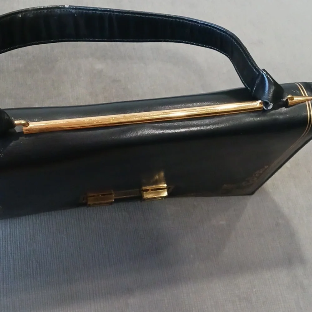Scuola del Cuoio sleek black