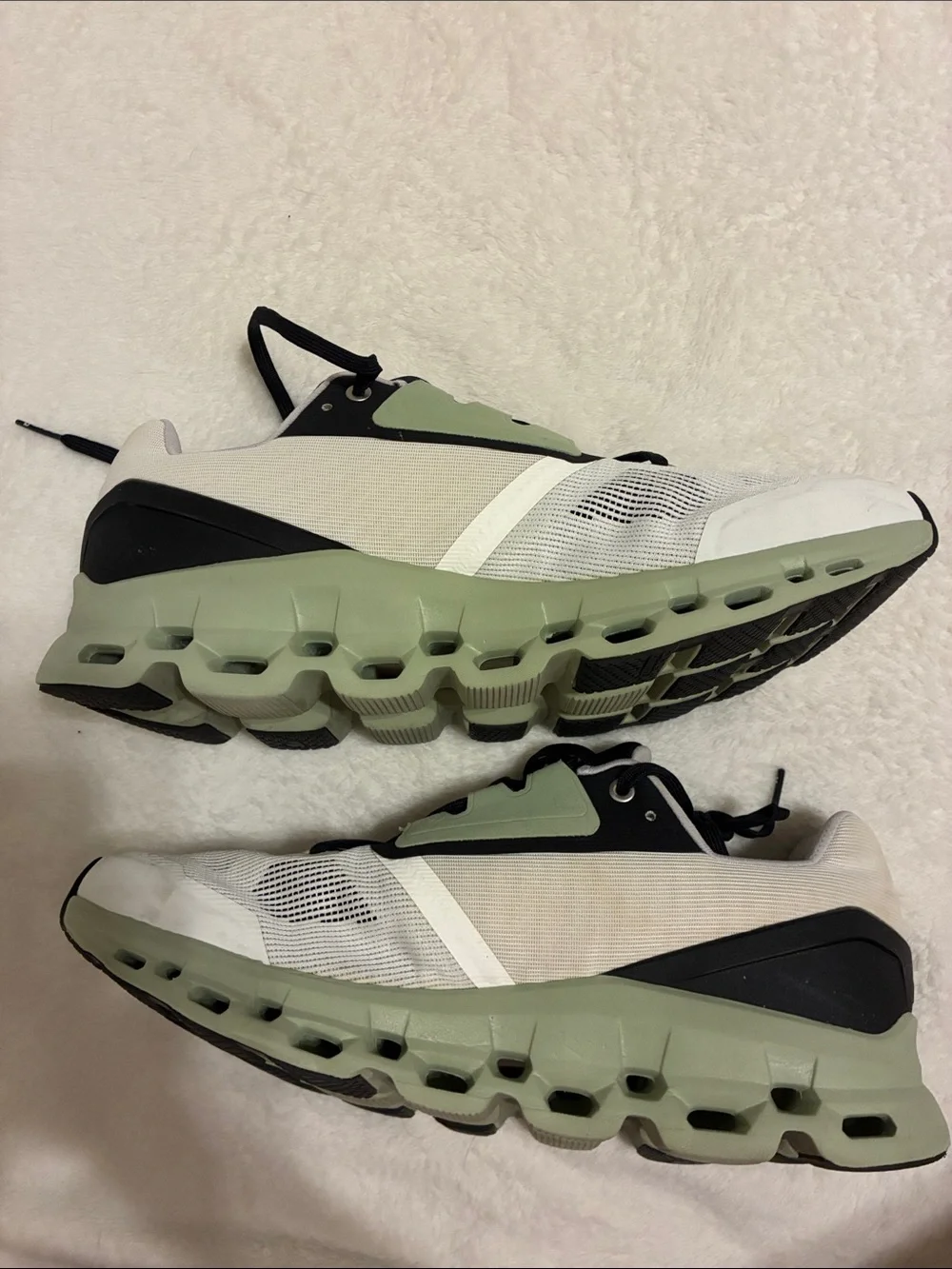 On Running midsole breathable