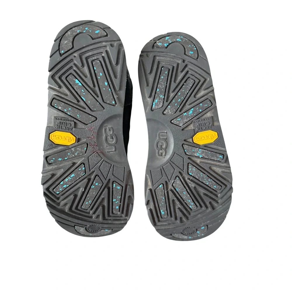 UGG adirondack tall