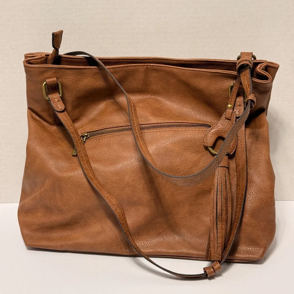 Darcy‎ Marks London Brown Vegan Leather Studded Crossbody Tassel Shoulder Bag