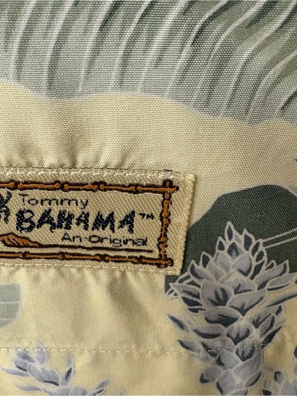 Tommy Bahama lightweight short