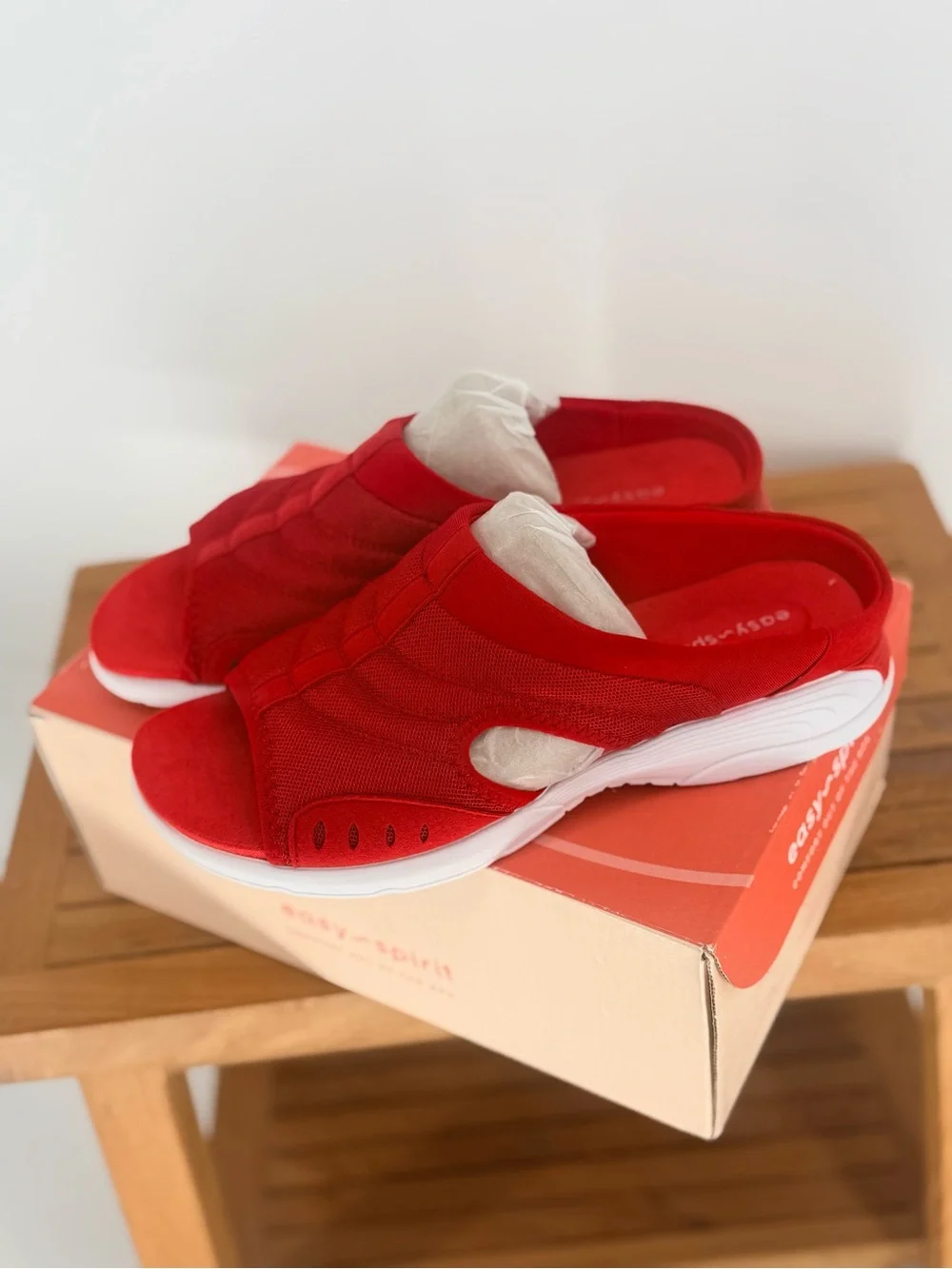 Easy Spirit bold red