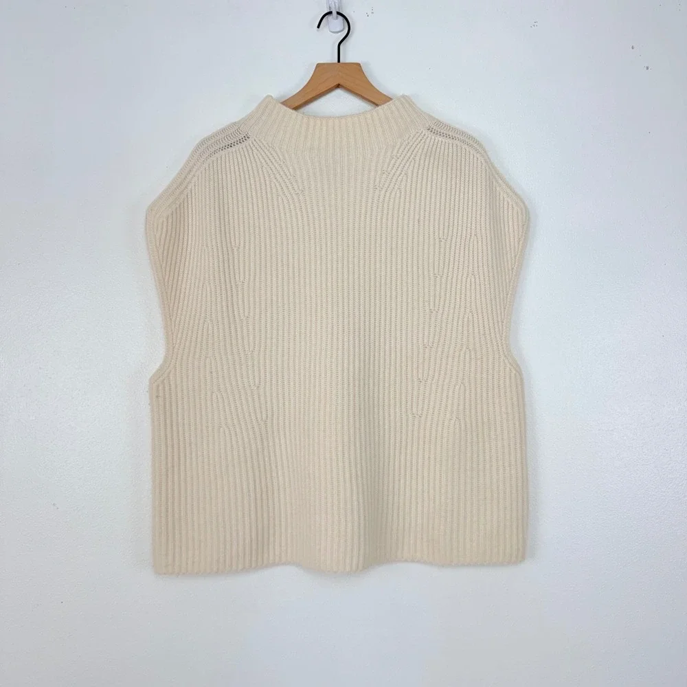 Banana Republic cream ribbed
