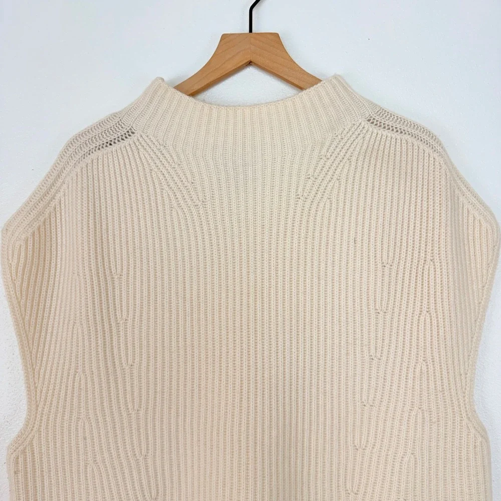Banana Republic cream ribbed