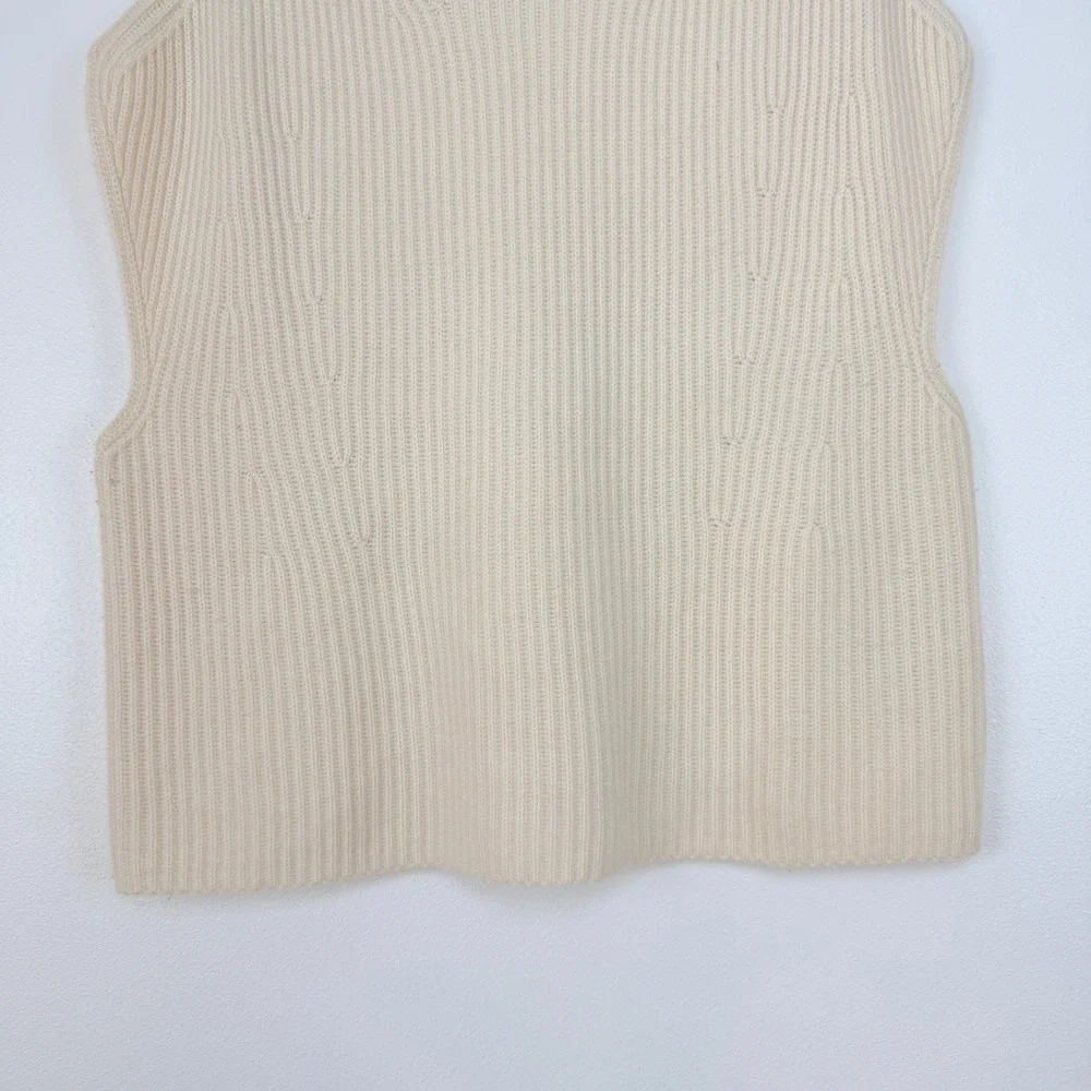 Banana Republic cream ribbed