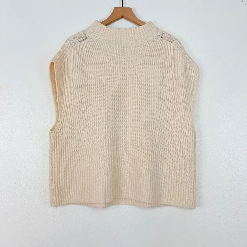 Banana Republic cream ribbed