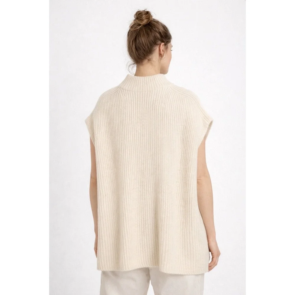 Banana Republic cream ribbed
