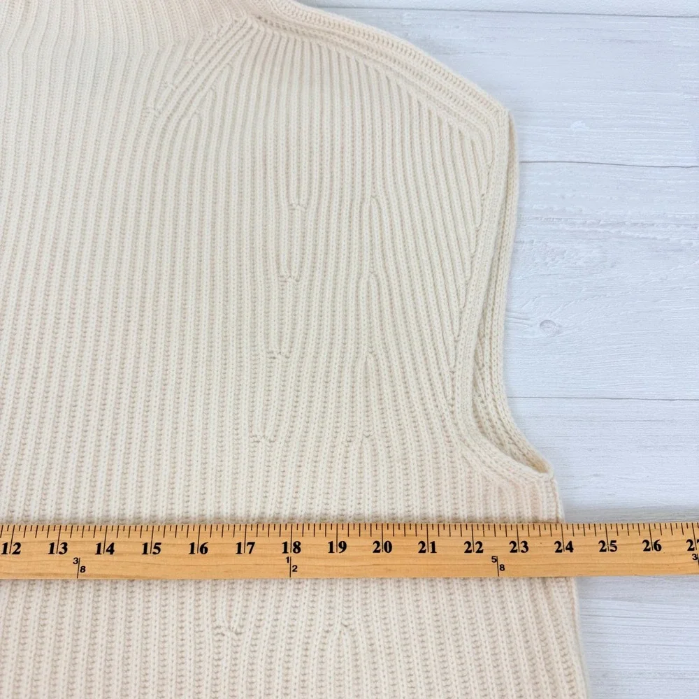 Banana Republic cream ribbed