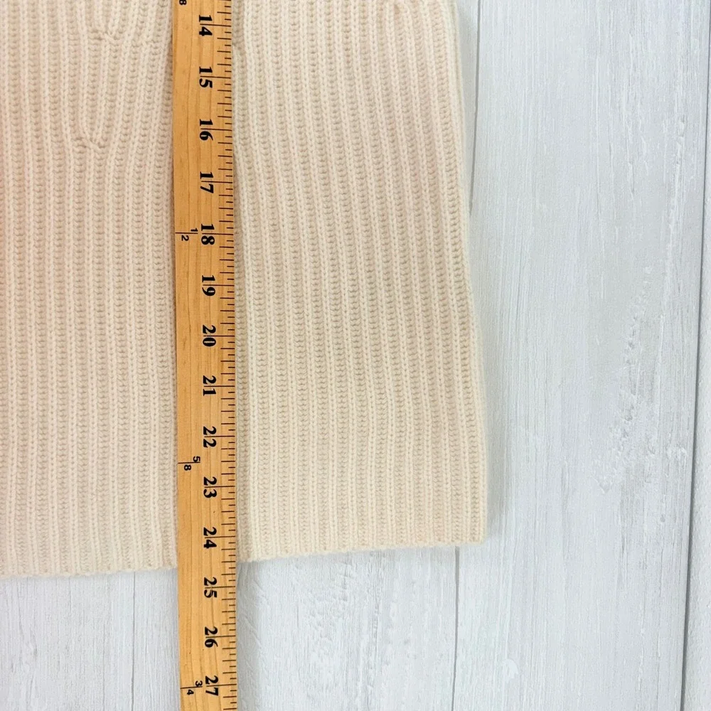 Banana Republic cream ribbed