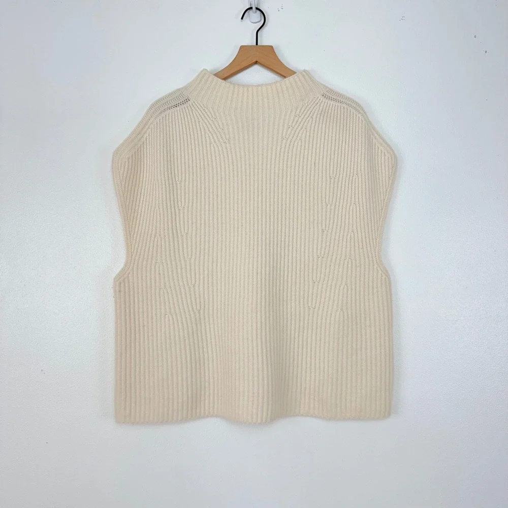 Banana Republic cream ribbed