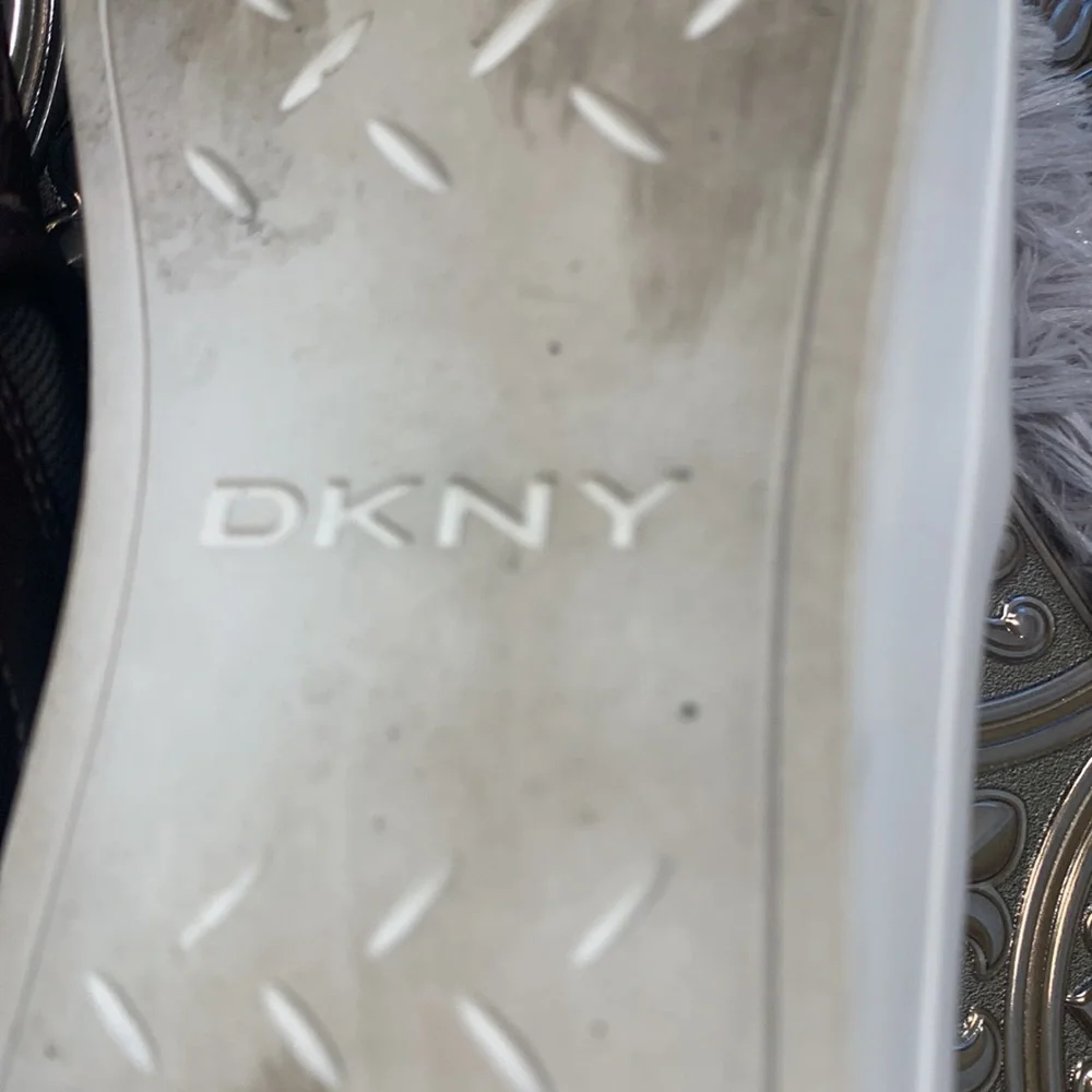 Dkny elegant dark