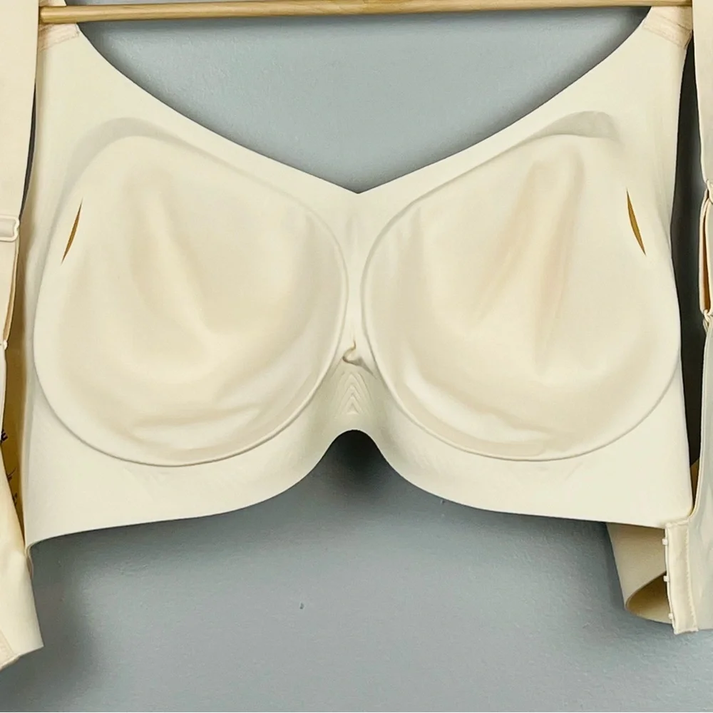 Comfelie ivory molded