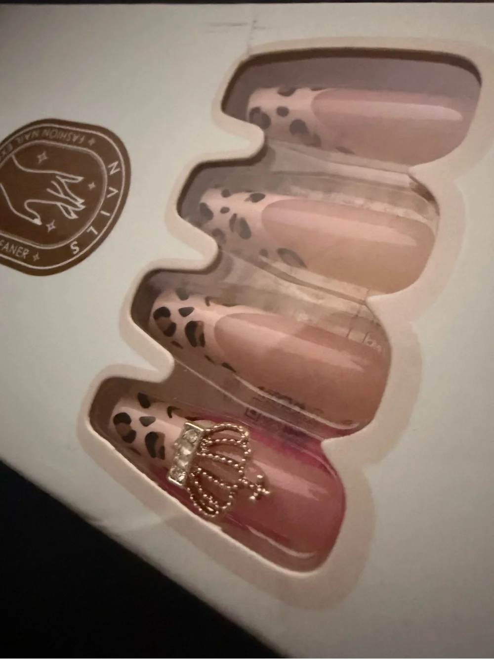 N/A elegant nude