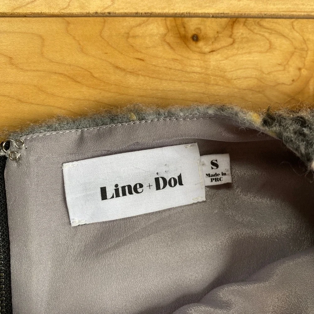 Anthropologie line dot