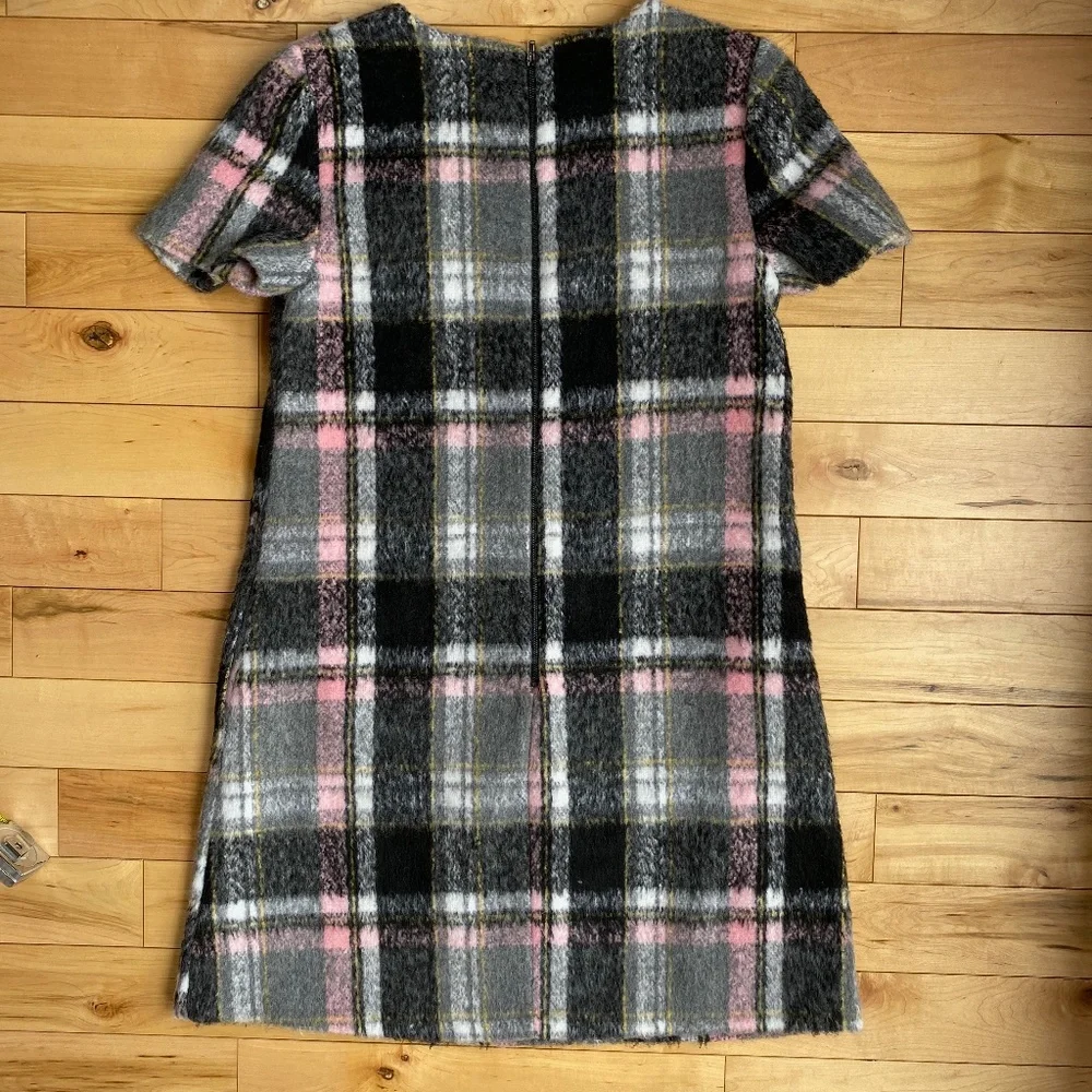 Anthropologie line dot